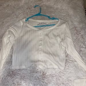 White Long sleeve Buttoned Crop Top